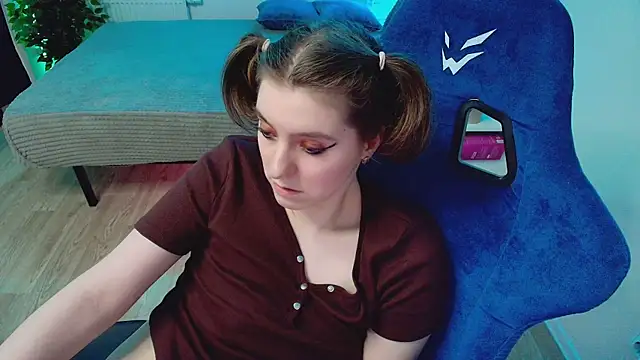 Snapshot of CranberryHot chatting on 07-15-26, 03:41 CranberryHot online show from 07-15-26, 03:41