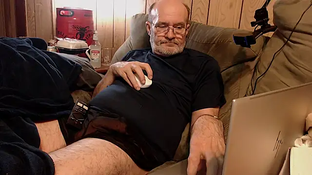 snickers1 online show from 12-23-25, 09:41