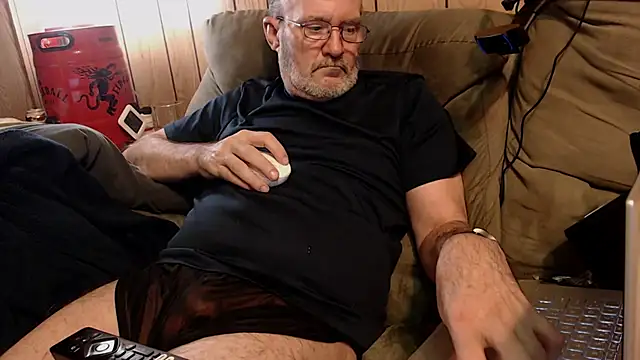 snickers1 online show from 12-22-25, 01:39