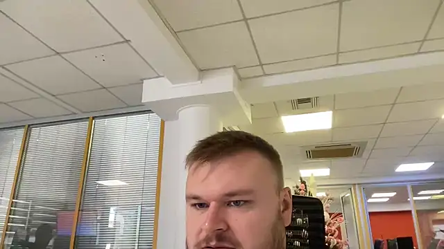 Snapshot of fmodel chatting on 12-05-25, 09:52 fmodel online show from 12-05-25, 09:52