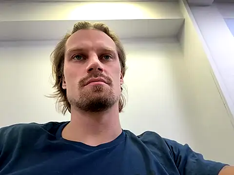 Snapshot of fmodel chatting on 09-10-25, 11:42 fmodel online show from 09-10-25, 11:42