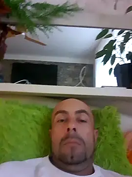 Snapshot of spidrman8 chatting on 09-09-25, 06:12 spidrman8 online show from 09-09-25, 06:12