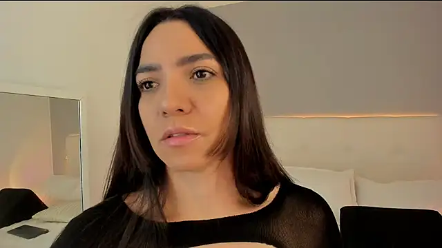 NataliaBuiles online show from 06-19-26, 12:11