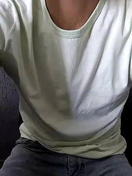 Snapshot of Leo_Big chatting on 04-29-26, 11:58 Leo Big online show from 04-29-26, 11:58