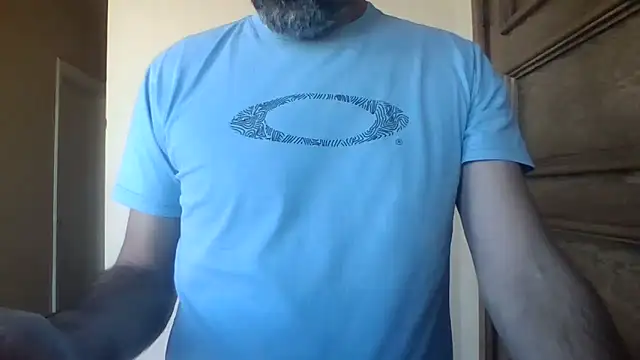 Snapshot of Leo_Big chatting on 05-12-26, 03:40 Leo Big online show from 05-12-26, 03:40