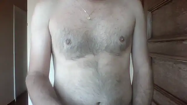 Snapshot of Leo_Big chatting on 06-14-26, 11:11 Leo Big online show from 06-14-26, 11:11