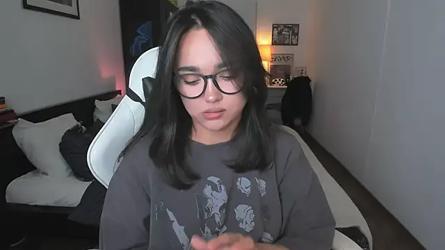 Tiffany Flynn online show from 12-22-24, 06:48