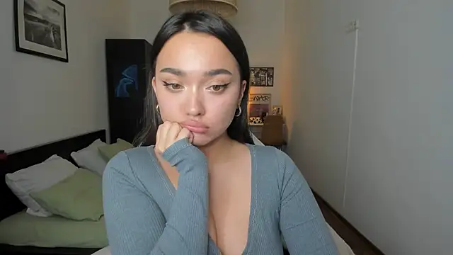 Tiffany Flynn online show from 12-12-24, 09:37