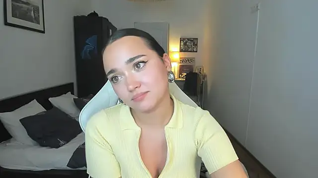 Tiffany Flynn online show from 12-24-24, 01:16