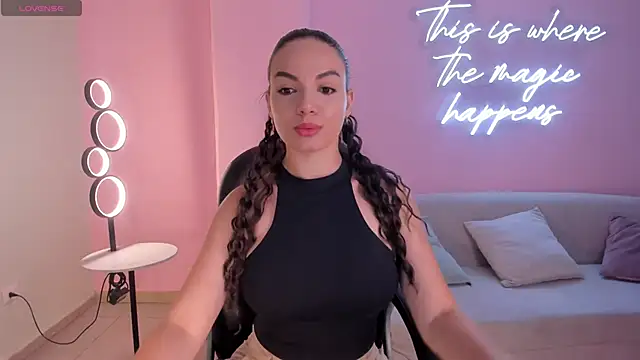 Snapshot of MorganHicks chatting on 02-23-26, 08:09 MorganHicks online show from 02-23-26, 08:09