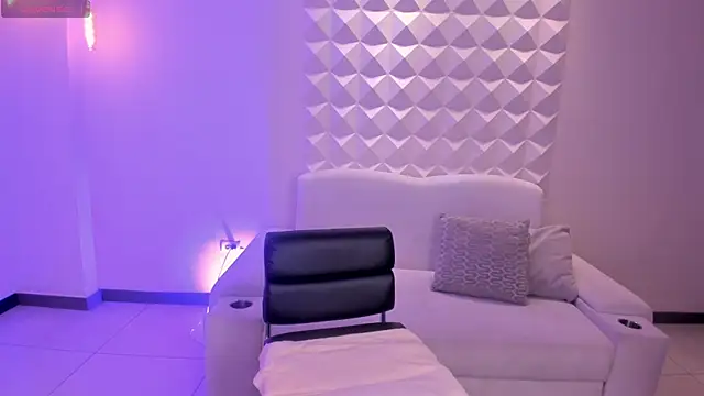 MorganHicks online show from 04-12-26, 11:24