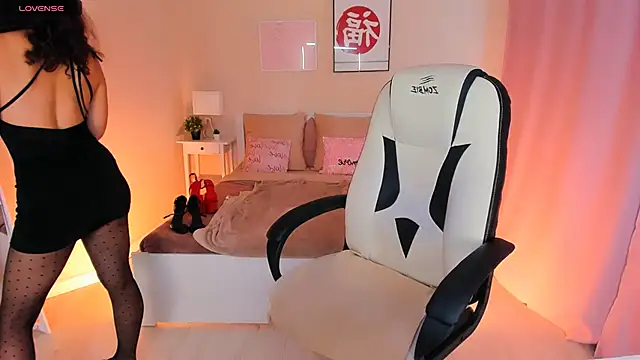 HelenaRegal online show from 09-14-25, 01:55