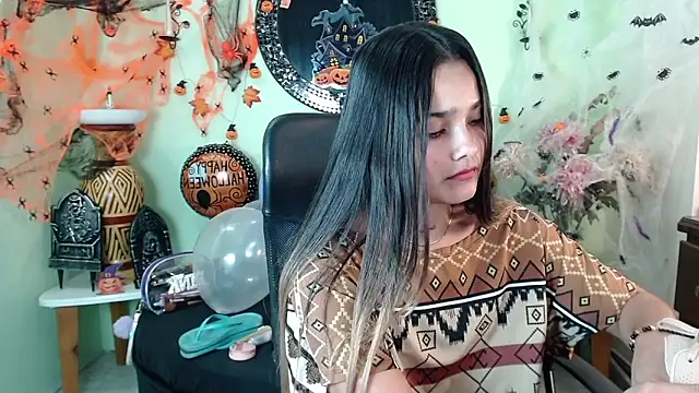 Snapshot of DestinyHills chatting on 10-21-25, 12:15 DestinyHills online show from 10-21-25, 12:15