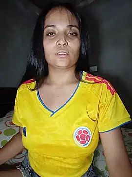 Snapshot of _Estrellita_ chatting on 07-07-26, 05:16 Estrellita online show from 07-07-26, 05:16