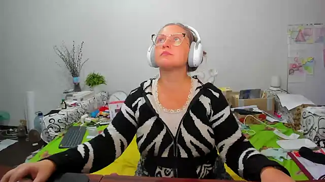 IamYourNarcotic online show from 11-12-25, 02:43