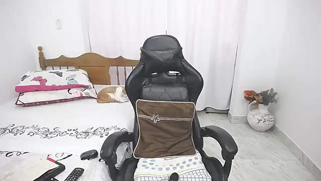 yeslluisa online show from 02-19-26, 06:49