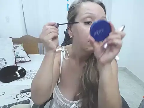 yeslluisa online show from 10-10-25, 09:59