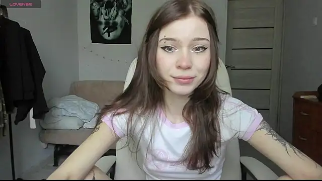 Snapshot of Nancy_ston chatting on 06-21-26, 01:39 Nancy ston online show from 06-21-26, 01:39