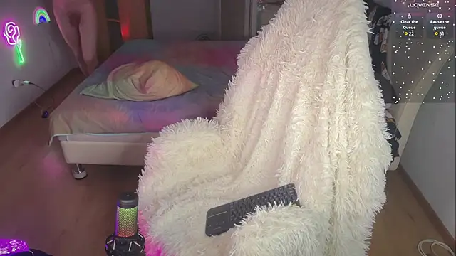 aesthetic boyy online show from 05-26-26, 04:16