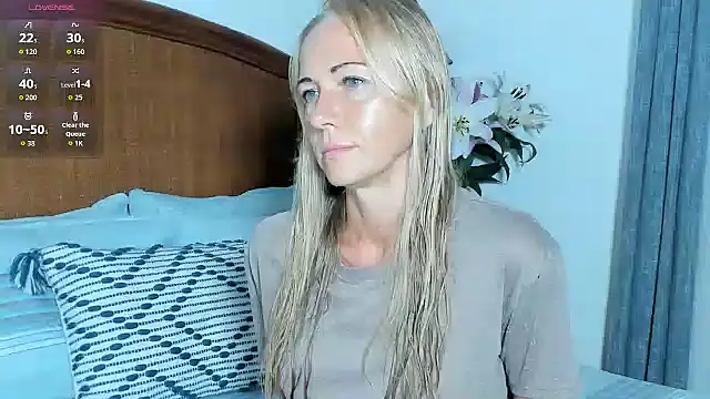 Snapshot of Christine_35 chatting on 06-10-26, 10:49 Christine 35 online show from 06-10-26, 10:49