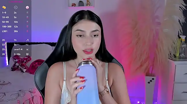 esmeralda colllins online show from 01-04-25, 08:16