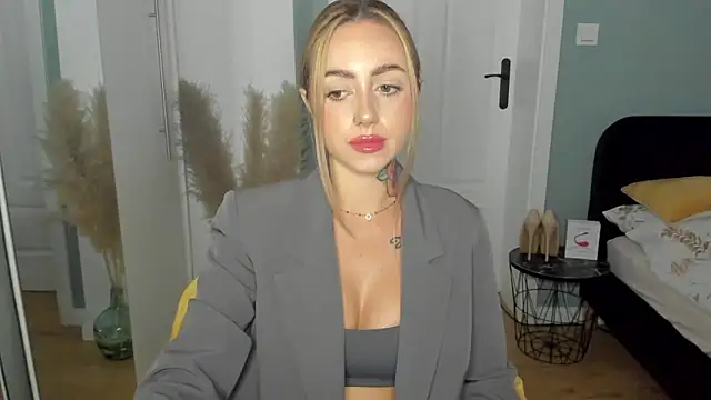 sexyCoralie online show from 06-04-26, 01:49
