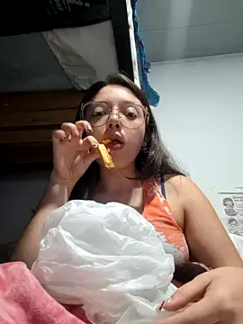 Snapshot of linda-schmidt chatting on 06-14-26, 02:19 linda-schmidt online show from 06-14-26, 02:19