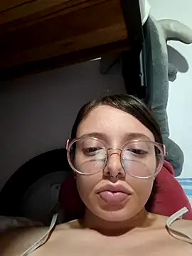 Snapshot of linda-schmidt chatting on 07-06-26, 02:29 linda-schmidt online show from 07-06-26, 02:29