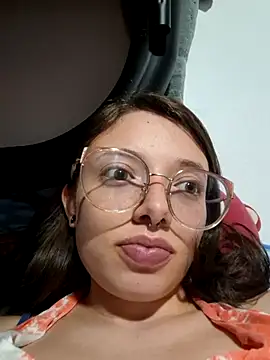 Snapshot of linda-schmidt chatting on 06-16-26, 04:12 linda-schmidt online show from 06-16-26, 04:12