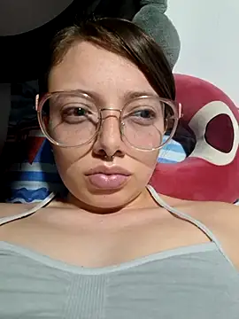 Snapshot of linda-schmidt chatting on 07-05-26, 04:19 linda-schmidt online show from 07-05-26, 04:19