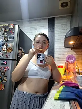 Snapshot of linda-schmidt chatting on 06-26-26, 05:08 linda-schmidt online show from 06-26-26, 05:08