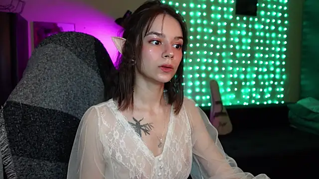 Snapshot of alyssa_sweet chatting on 03-18-25, 05:23 alyssa sweet online show from 03-18-25, 05:23