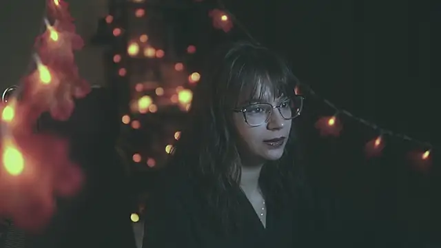 Snapshot of alyssa_sweet chatting on 10-31-25, 05:37 alyssa sweet online show from 10-31-25, 05:37