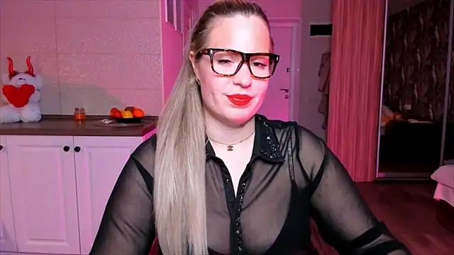 HotTiffani online show from 11-28-25, 11:21