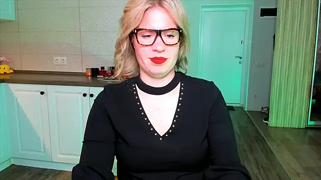 HotTiffani online show from 10-08-25, 08:27