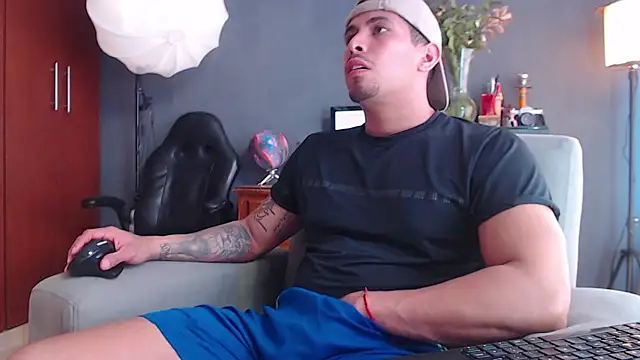 geirge teacherxx online show from 11-18-25, 06:22