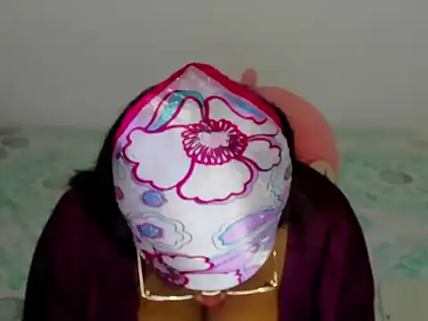 Snapshot of NinaGrey_ chatting on 02-14-26, 12:22 NinaGrey online show from 02-14-26, 12:22