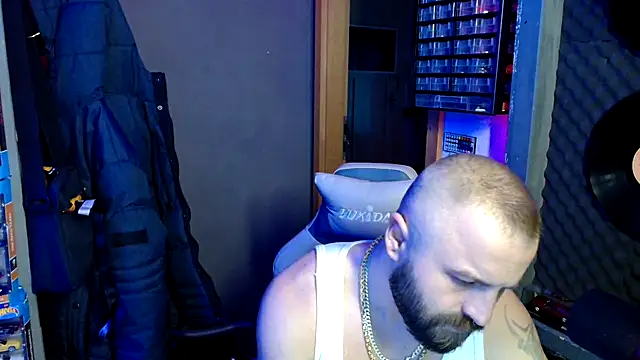 Snapshot of maik808888 chatting on 03-03-26, 02:35 maik808888 online show from 03-03-26, 02:35