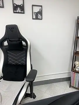 Snapshot of KellyBrooklyn_ chatting on 01-03-25, 04:06 KellyBrooklyn online show from 01-03-25, 04:06