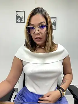 Snapshot of KellyBrooklyn_ chatting on 03-22-25, 12:46 KellyBrooklyn online show from 03-22-25, 12:46