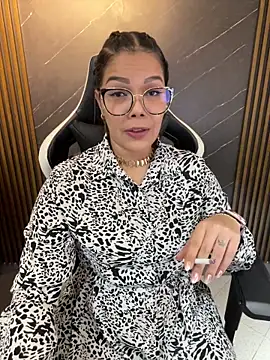 Snapshot of KellyBrooklyn_ chatting on 02-21-26, 03:58 KellyBrooklyn online show from 02-21-26, 03:58