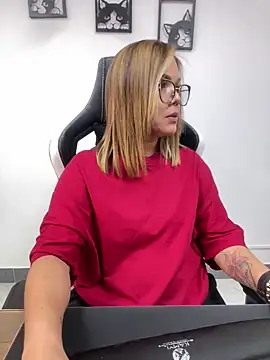 Snapshot of KellyBrooklyn_ chatting on 12-03-24, 03:28 KellyBrooklyn online show from 12-03-24, 03:28