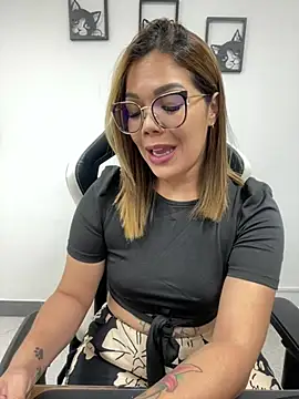 Snapshot of KellyBrooklyn_ chatting on 02-20-25, 12:15 KellyBrooklyn online show from 02-20-25, 12:15