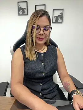 Snapshot of KellyBrooklyn_ chatting on 03-21-25, 12:17 KellyBrooklyn online show from 03-21-25, 12:17