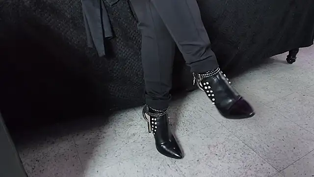  Jade 16 online show from 12-17-25, 11:59