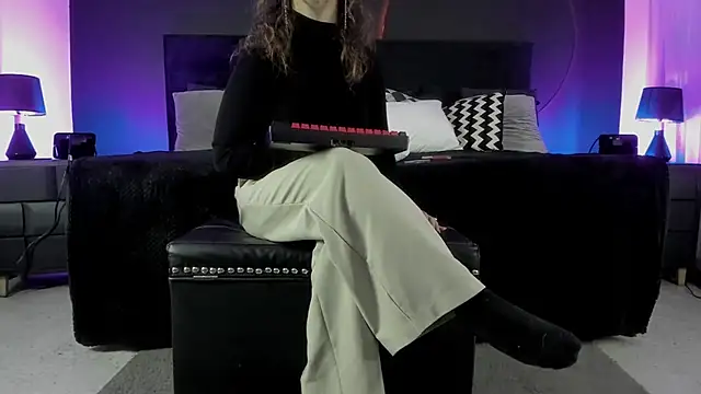 Snapshot of _Jade_16 chatting on 06-20-26, 11:48 Jade 16 online show from 06-20-26, 11:48