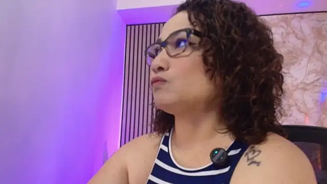 JuliRamirez online show from 05-29-26, 01:06