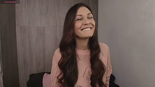 Swetisabella01 online show from 04-14-26, 04:45