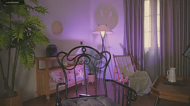 lanabosch online show from 10-26-25, 01:50