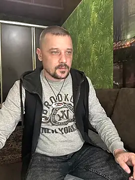 DanielOhCool online show from 03-17-25, 01:29